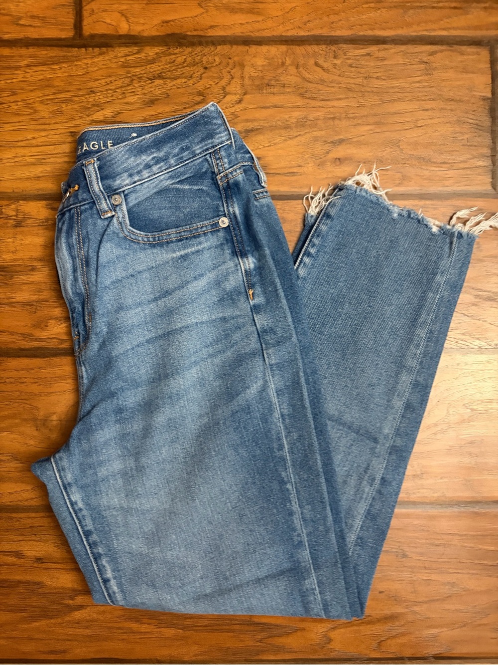 American Eagle Outfitters Blue High-Rise Cropped Jeans with Frayed Hem Size 4
